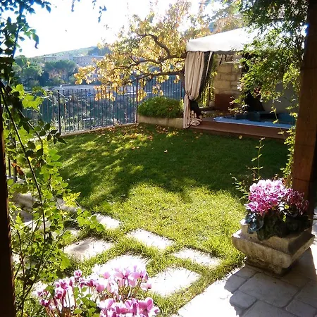 Bed & Breakfast La Casa Del Gelsomino 4*